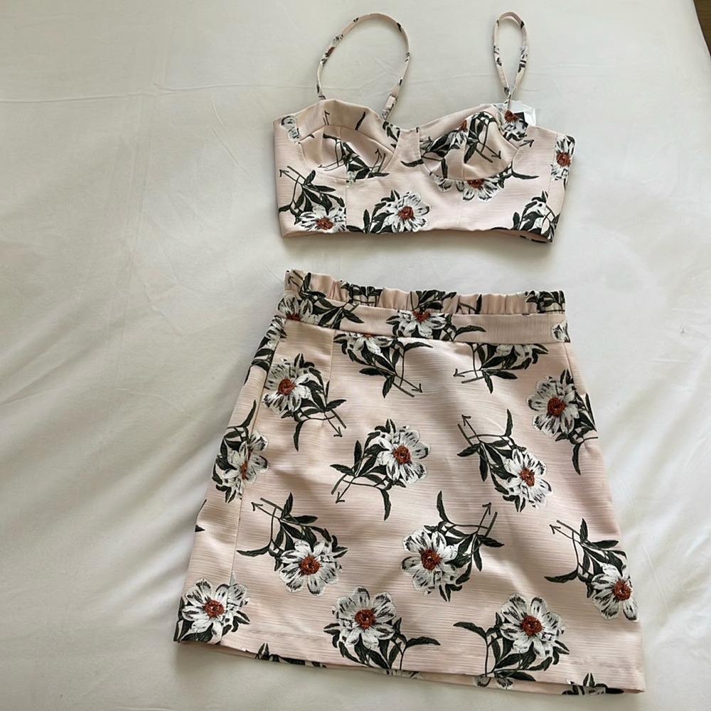 NWT Matching floral set